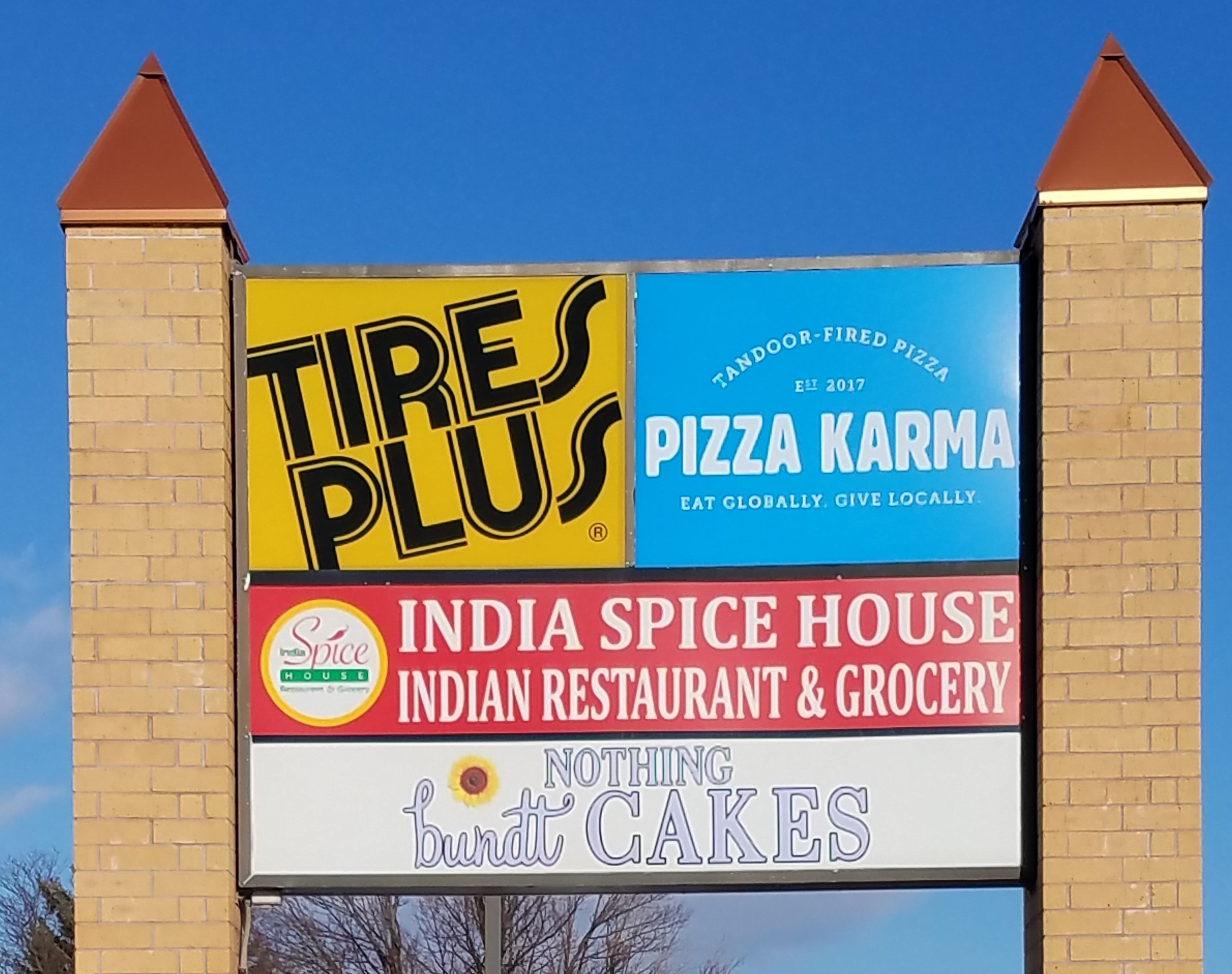 PIZZA KARMA – Restaurant Signage